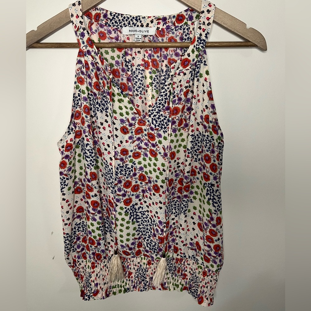 Women’s Rose + Olive sleeveless blouse size Small